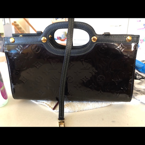 Authentic LV clutch vernissSOLD - Picture 1 of 8
